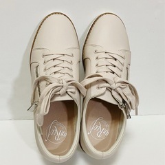 【新品未使用】un leaf(アンリーフ)ジッパーシューズの画像