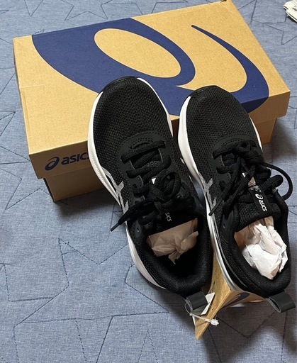 新品未使用　asics 靴　20.5cm