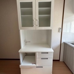 食器棚の画像