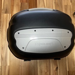 CB1300 SC54 クラウザー パニアケース左右 専用ステー付きの画像