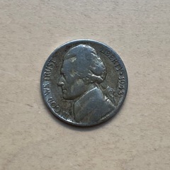 古銭 アメリカ ジェファーソン 5セント銀貨とバッファロー 5セントニッケル硬貨の画像