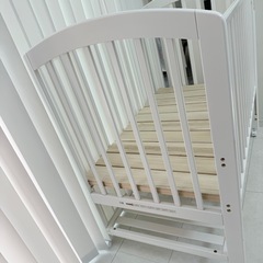カトージ ベビーベッド腰に負担をかけないハイタイプ の画像