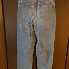 UNIQLOワイドフィットテーパードジーンズの画像