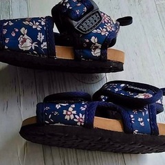 ベビー　サンダルの画像