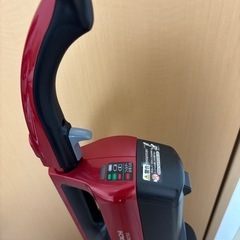 取引中　HITACHI コードレス式　掃除機　の画像