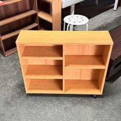 A2360🌟激安‼️ 書棚 ナチュラル 80x26x65cm キャスター付き 棚板調整 取っ手付き🌟の画像