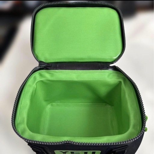 YETI HOPPER FLIP 8 クーラー Canopy Green