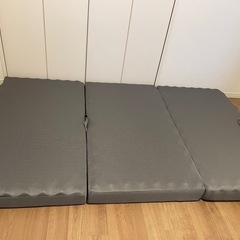 美品　セミダブルマットレス 使用頻度少なめ 10cm カレ Carres 折りたたみの画像