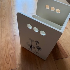 木製ブックスタンド の画像