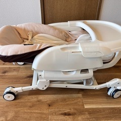 Combi  ハイローチェアの画像
