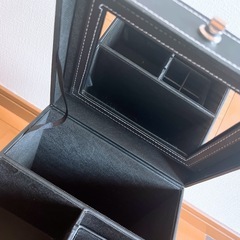 コスメ収納ボックスの画像