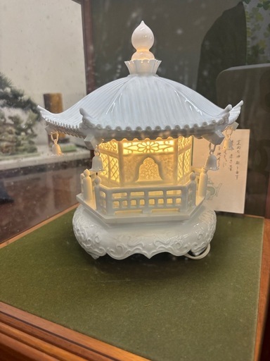 「杉原一壷] 白磁彫刻の伝統　日本の名窯　白磁彫刻夢殿　照明灯置物 コレクション インテリア アンティーク