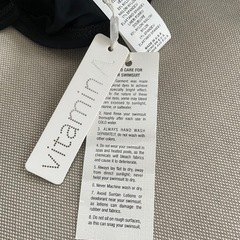 Vitamin A水着ビキニトップ新品の画像
