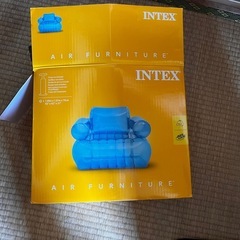 引越し・まとめ売り】収納ケース・INTEXエアーソファー・ダイエット器具など 豪華4点セットの画像