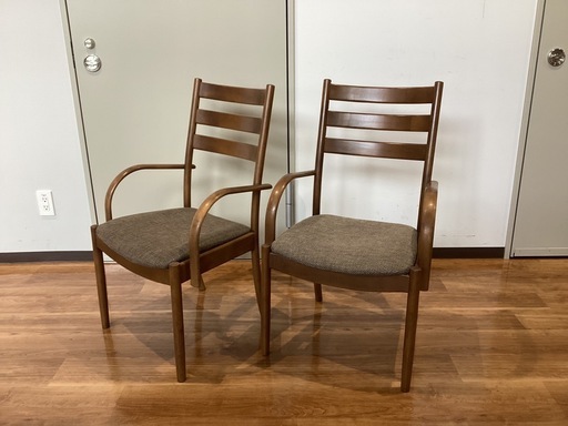 ダイニングアームチェア〈２脚セット〉　　【町田市再生家具】　260524