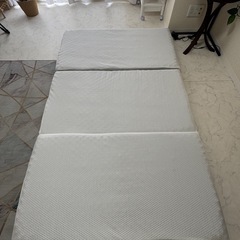 高反発マットレス三つ折りの画像