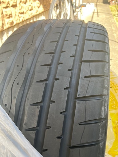 未使用タイヤ　225/40/ZR19