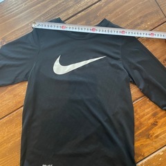 Nike DRI-FIT ブラック ロングスリーブ Tシャツ 100cmの画像