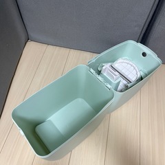 アップリカ におわなくてポイ オムツゴミ箱 洗浄済みの画像