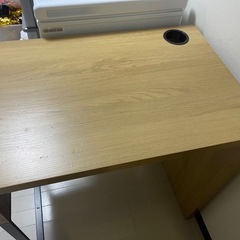 IKEAのテーブル1,500円の画像
