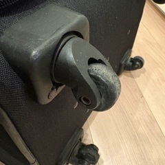 アディダス　　スーツケースの画像