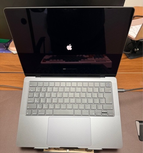 MacBook Pro 14インチ
