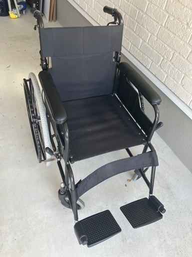 【新品ﾉｰﾊﾟﾝｸﾀｲﾔ】車椅子