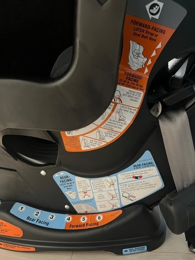 チャイルドシートGraco Extend2Fit Platinum Convertible Car Seat