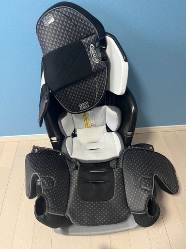 チャイルドシートGraco Extend2Fit Platinum Convertible Car Seat