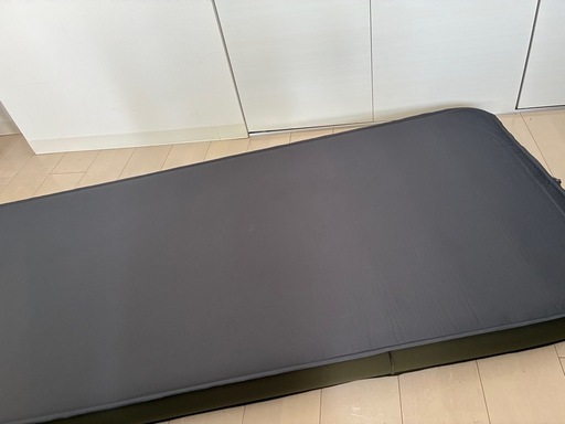 決まりました　WAQ RELAXING CAMPMAT シングルサイズ　インフレーターマット　オリーブ
