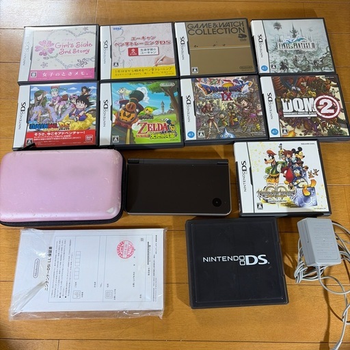 Nintendo DS i LL本体 ダークブラウン　ソフト10本　ケース　充電器