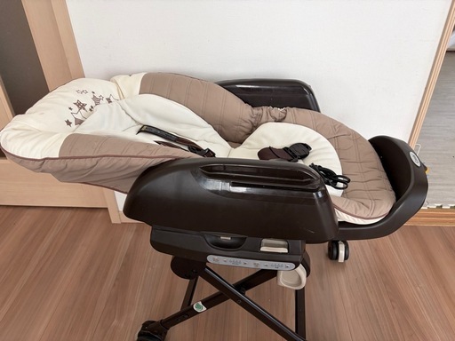 電動バウンサー　　コンビ　ネムリラ
