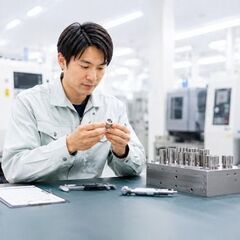 ◇オープニングスタッフ◇最寄りバス停から徒歩１分！話題の半導体工場での軽作業スタッフとして活躍しませんか？未経験OK！の画像