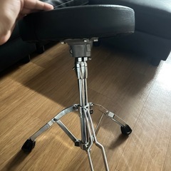 ドラムの椅子の画像