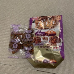 ペット用品、ペットフード、犬用オムツ、ペットシートの画像