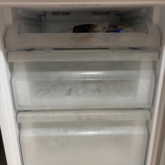 【5/25引取限定/無料】傷汚れなし✨一人暮らしにぴったりな冷蔵庫（シルバーの画像