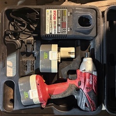RYOBI 電動インパクトドライバー 12V 充電器セットの画像