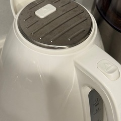 電気ケトル De'Longhi 1.0L　の画像