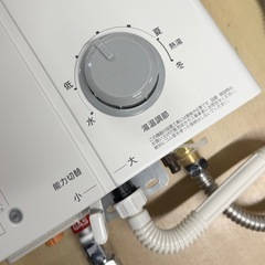 【新品同様‼️】リンナイ 2025年製 LP(プロパン)ガス用 瞬間湯沸かし器 給湯器 ホワイト♪の画像