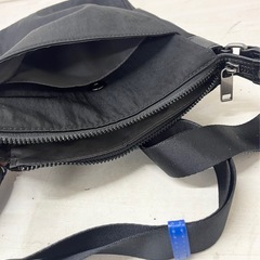 M【中古品】LANVIN en Bleu ランバンオンブルー ショルダーバッグ 斜めがけ ブラック×ブルー ナイロン レザー メンズの画像