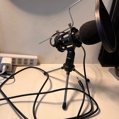 コンデンサーマイクとスマホ用Mixer、ワイヤレスマイクの画像