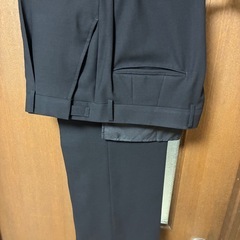 メンズスーツ上下セット(無地の真っ黒)の画像