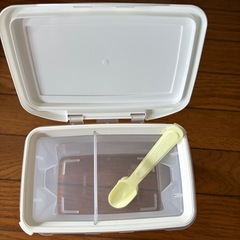 粉ミルクケースの画像