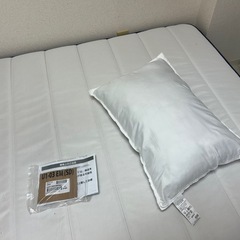 幅120cmのベッドとベッドフレームの画像