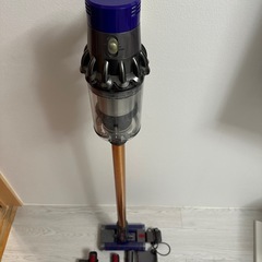 dyson v10 sv12 サイクロン掃除機の画像