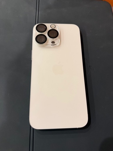 iPhone 15 Pro Max 512GB SIMロック解除済 画面右上少し割れあり