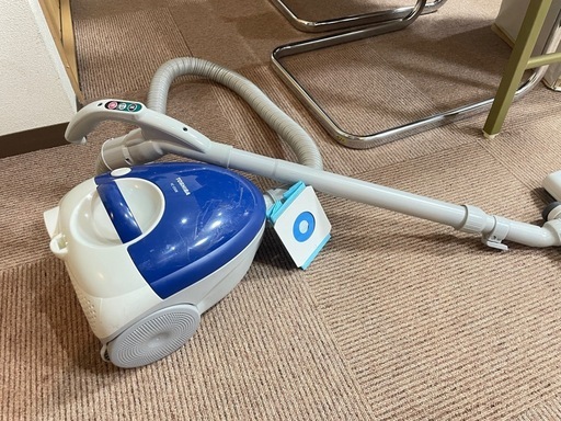 無料】東芝 掃除機（VC-D50K）動作確認済み・紙パック付 (たいそん