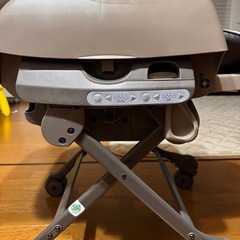 Combi 電動ハイローチェア グレー
の画像