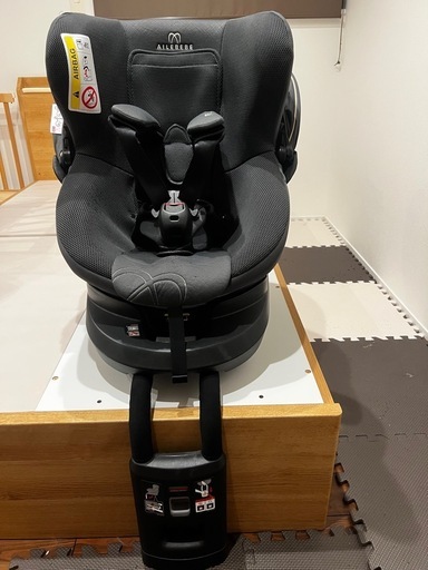 美品・付属品完備】エールべべ クルット5i グランス ISOFIX 抜け出し
