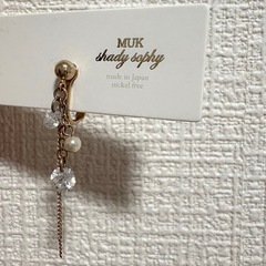 新品 5/26まで出品 片耳のみ MUK shady sophy イヤリングの画像